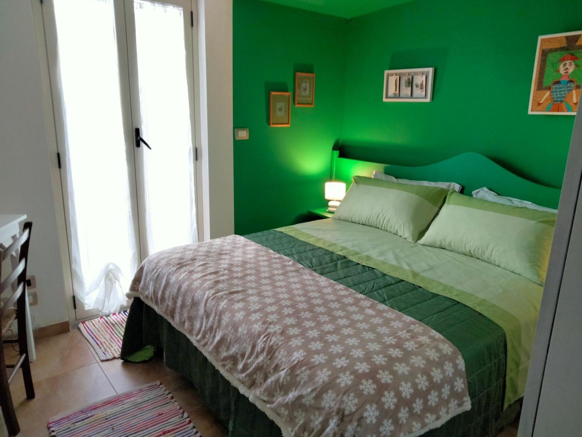 Al Quindici Scilla Bed & Breakfast Стая снимка